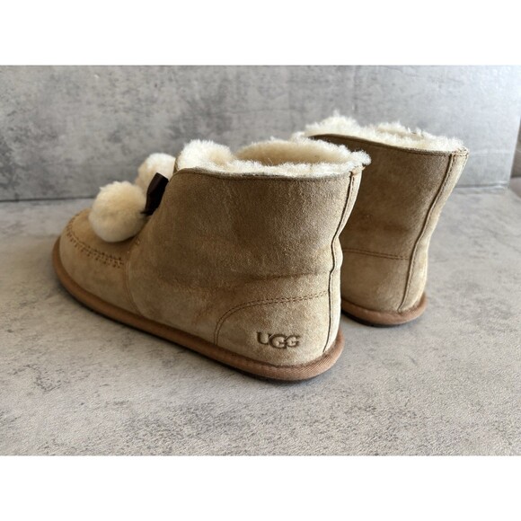 UGG Kallen Brown Chestnut Suede Pom Pom Bow Leather Slippers Women’s 8 WARM - Picture 3 of 7